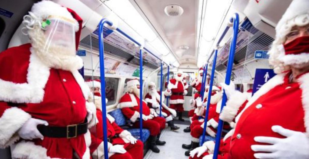 Weihnachtsmänner dieses Jahr in der U-Bahn
